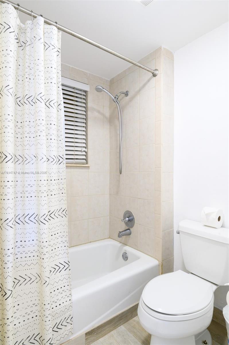 VISTA DEL SOL CONDO - Residential Lease