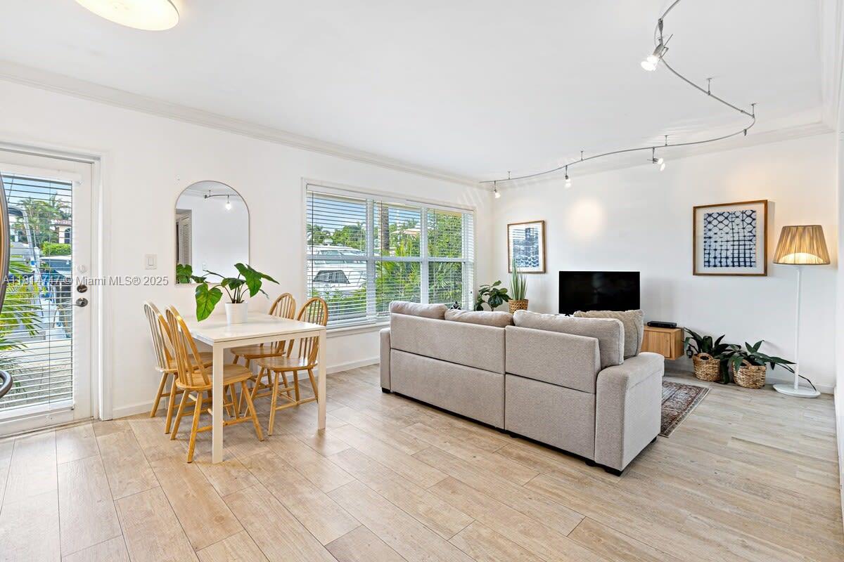 VISTA DEL SOL CONDO - Residential Lease