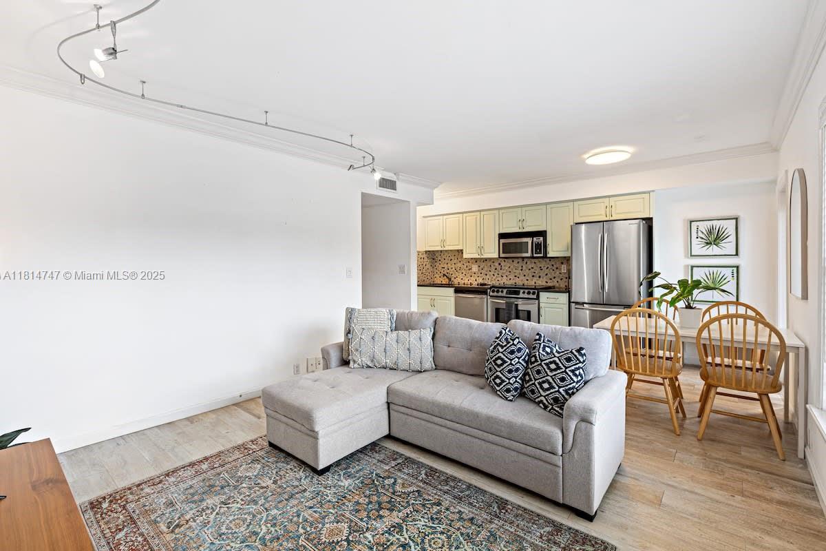 VISTA DEL SOL CONDO - Residential Lease