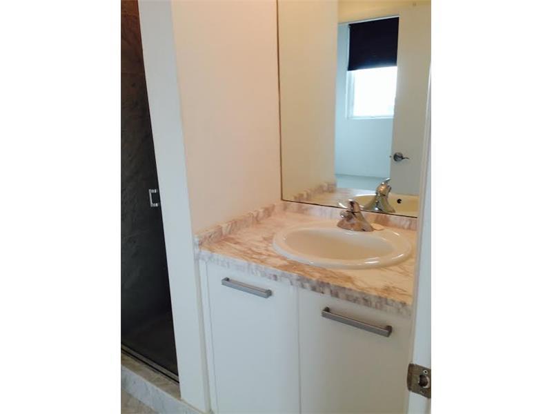 EVERGLADES ON THE BAY NOR - Residential Lease