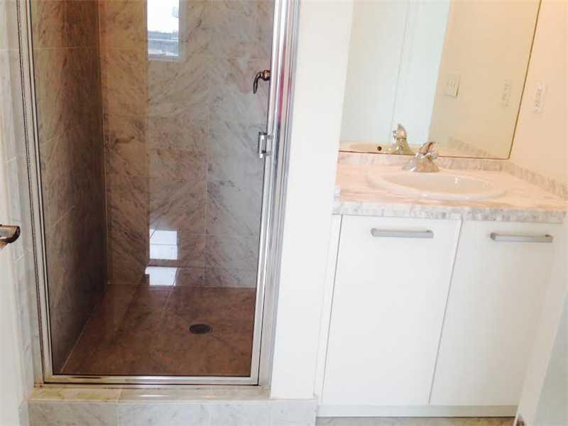 EVERGLADES ON THE BAY NOR - Residential Lease