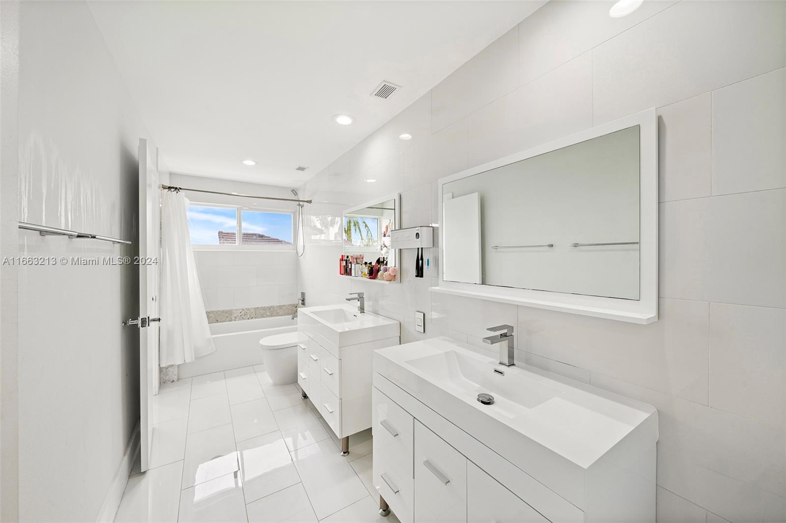 GOLDEN ISLES ESTATES - Residential
