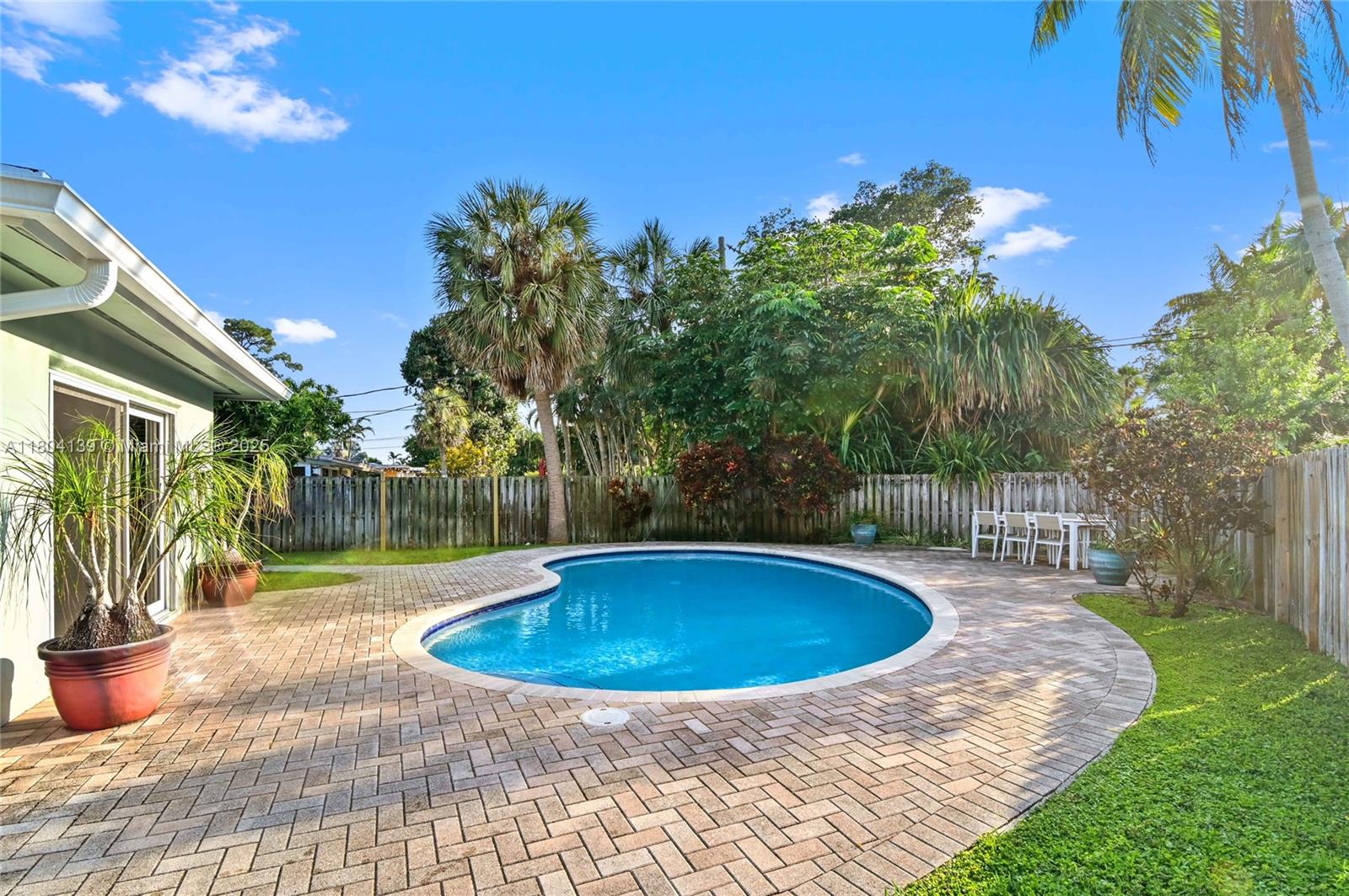2821 Ne 15th Ter, Wilton Manors, Broward County, Florida - 3 Bedrooms  
3 Bathrooms - 