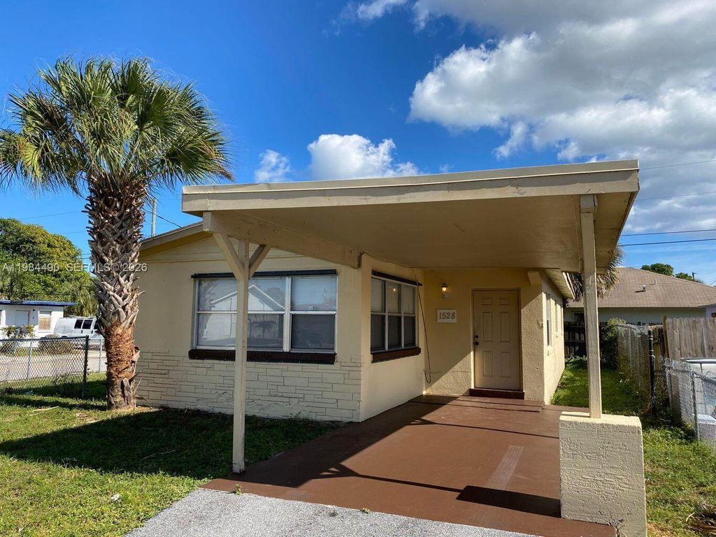 Photo of 1528 S Avenue S #0, Riviera Beach, FL 33404 (MLS # A11984490)