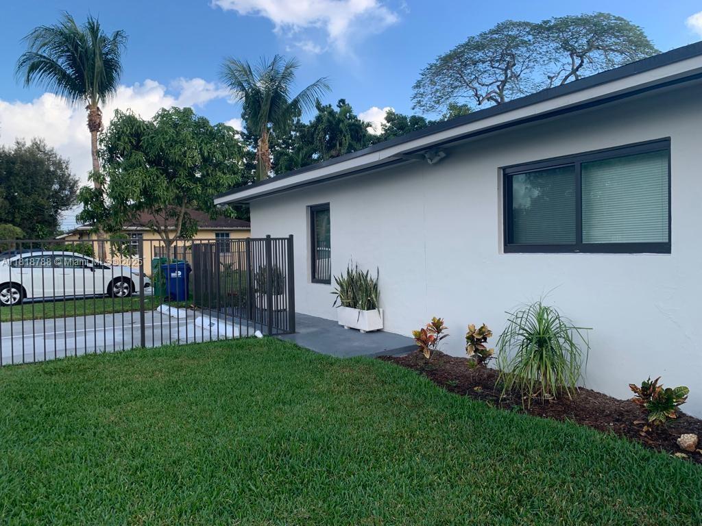 PINEWOOD PARK PL AMD 2ND - Residential Lease