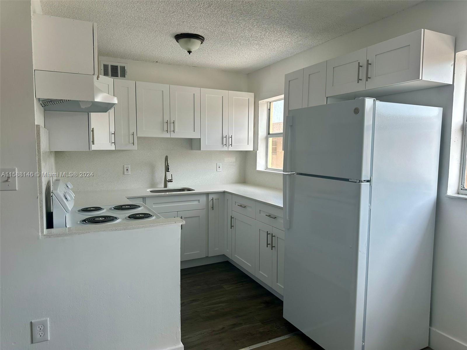 LAS VILLAS SEGOVIA CONDO - Residential Lease