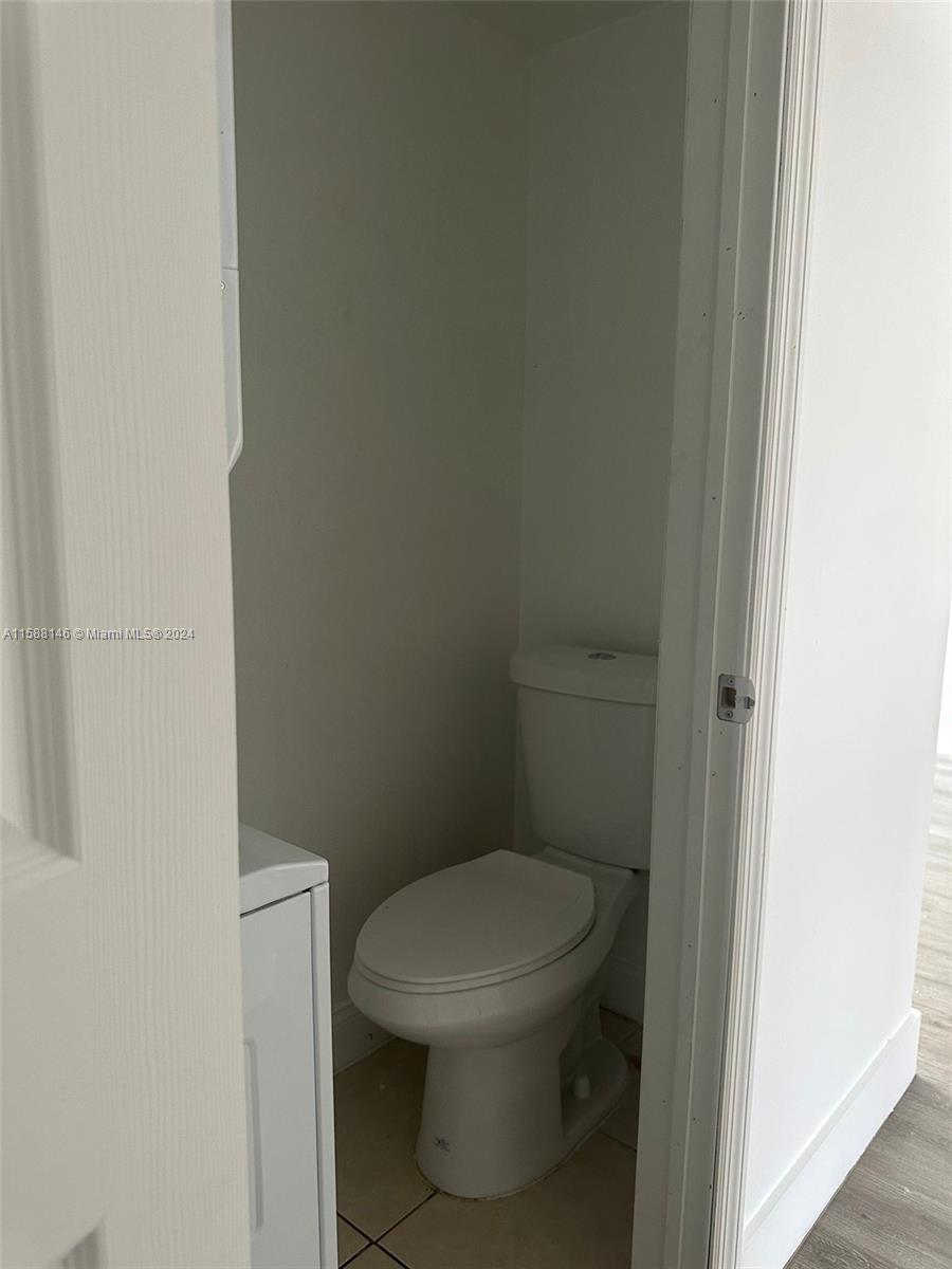 LAS VILLAS SEGOVIA CONDO - Residential Lease