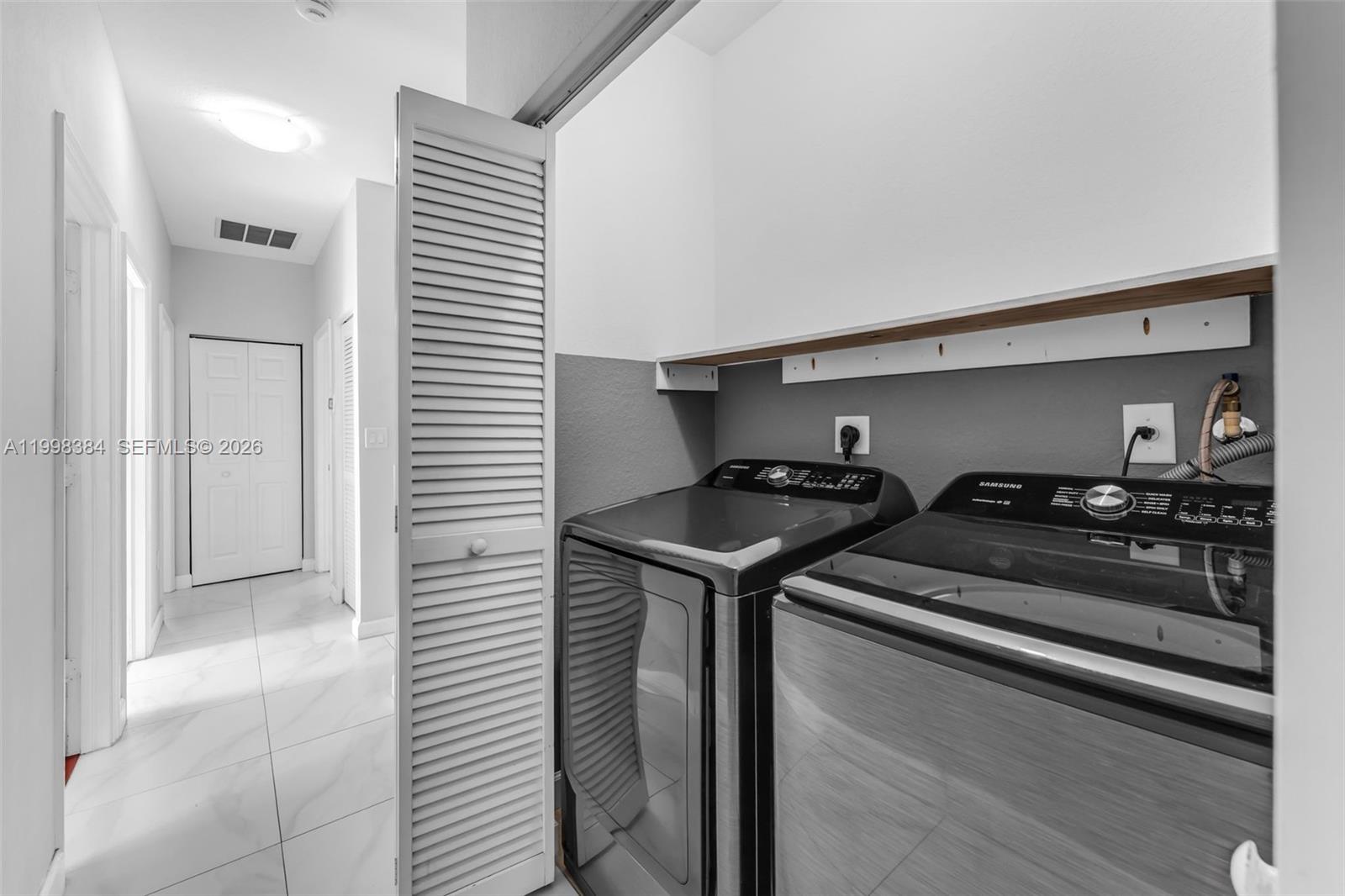 FERNANDOS PLACE - Residential Lease