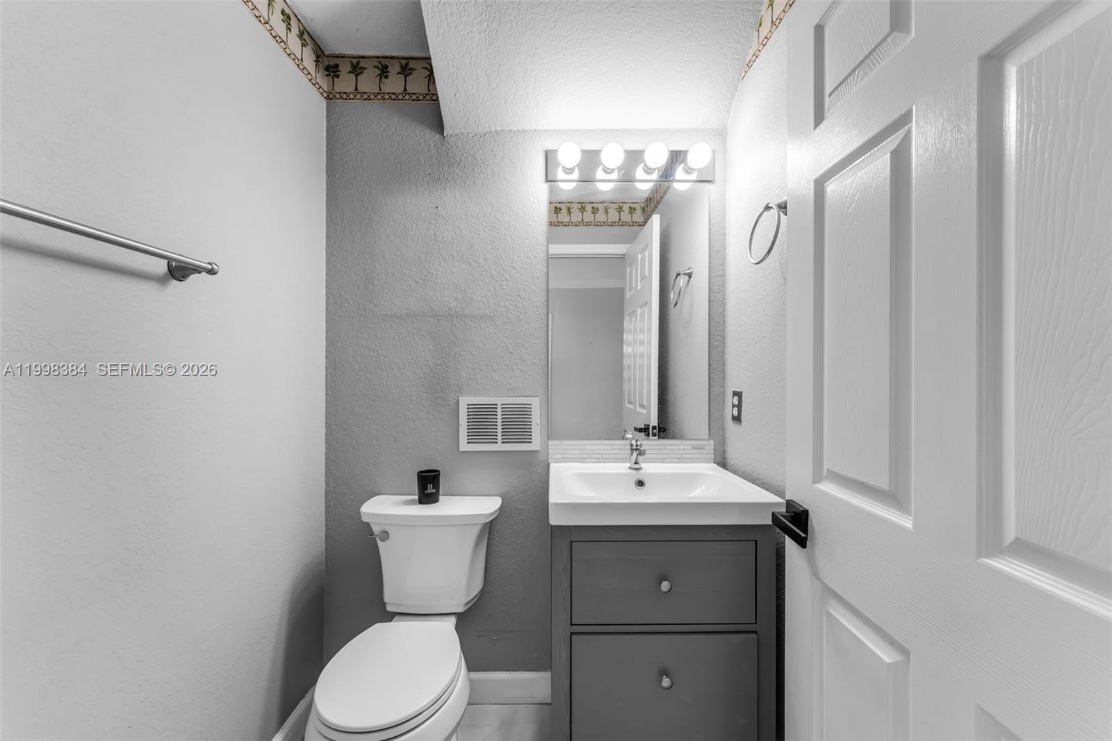 FERNANDOS PLACE - Residential Lease