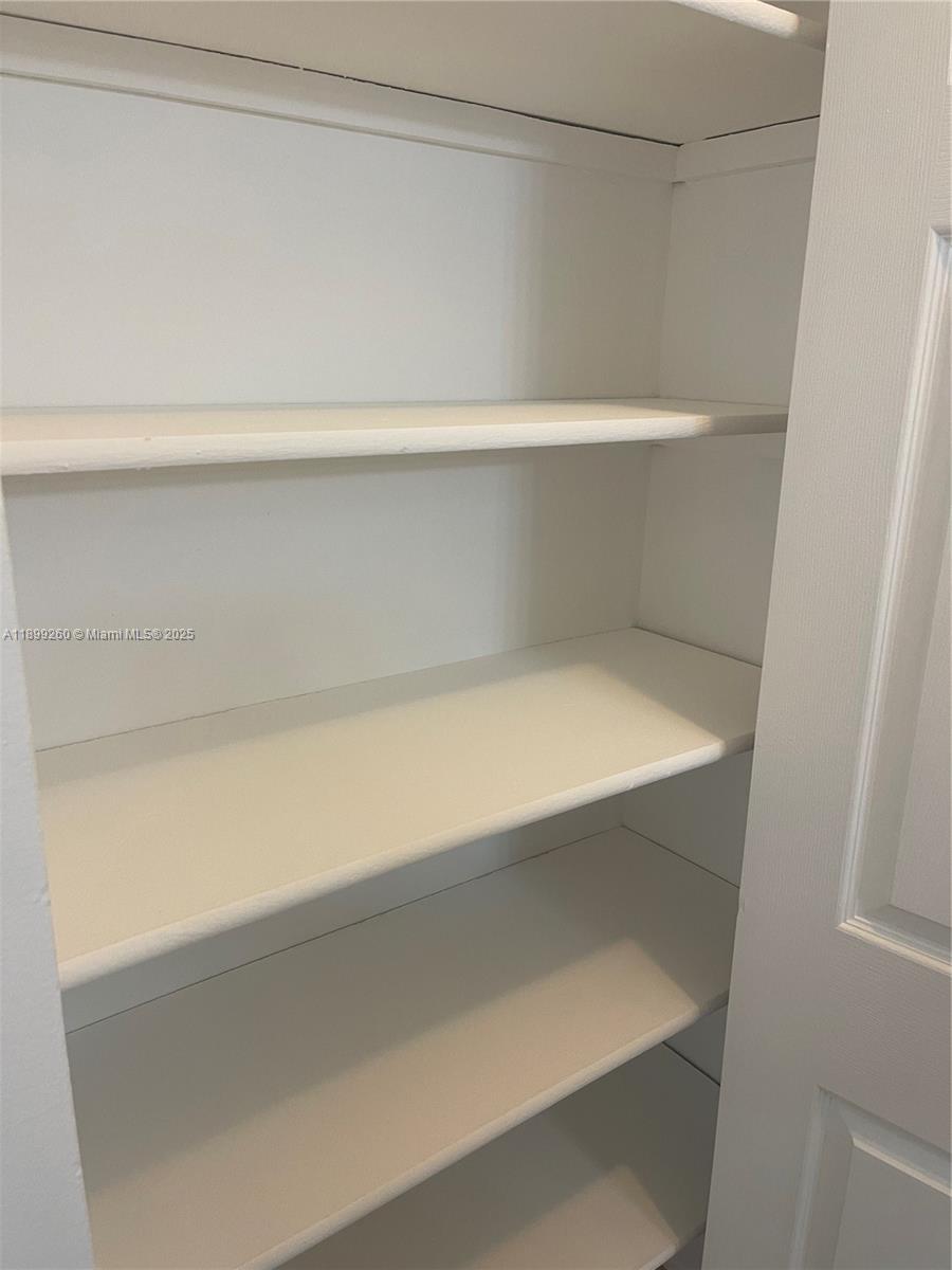 CREEKSIDE VILLAS SEC TWO - Residential Lease