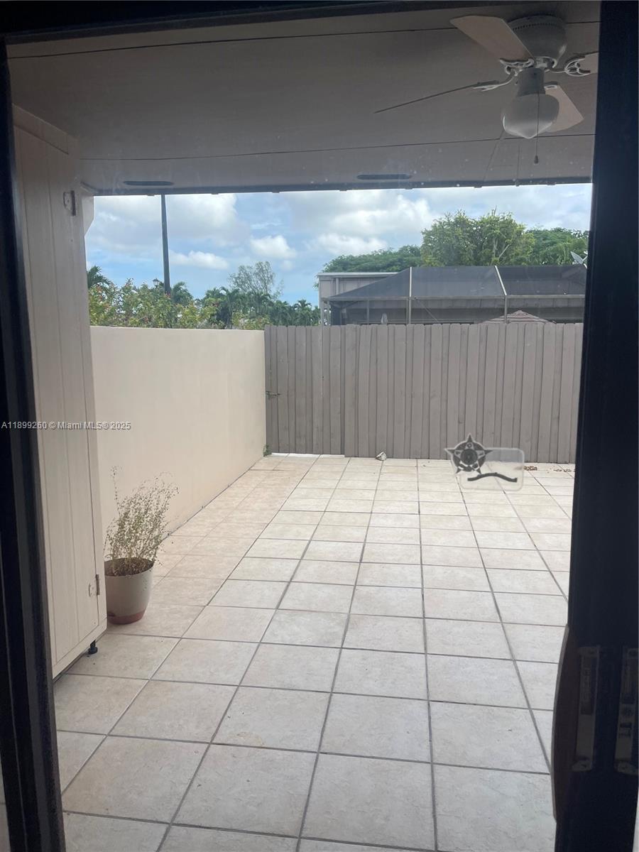 CREEKSIDE VILLAS SEC TWO - Residential Lease