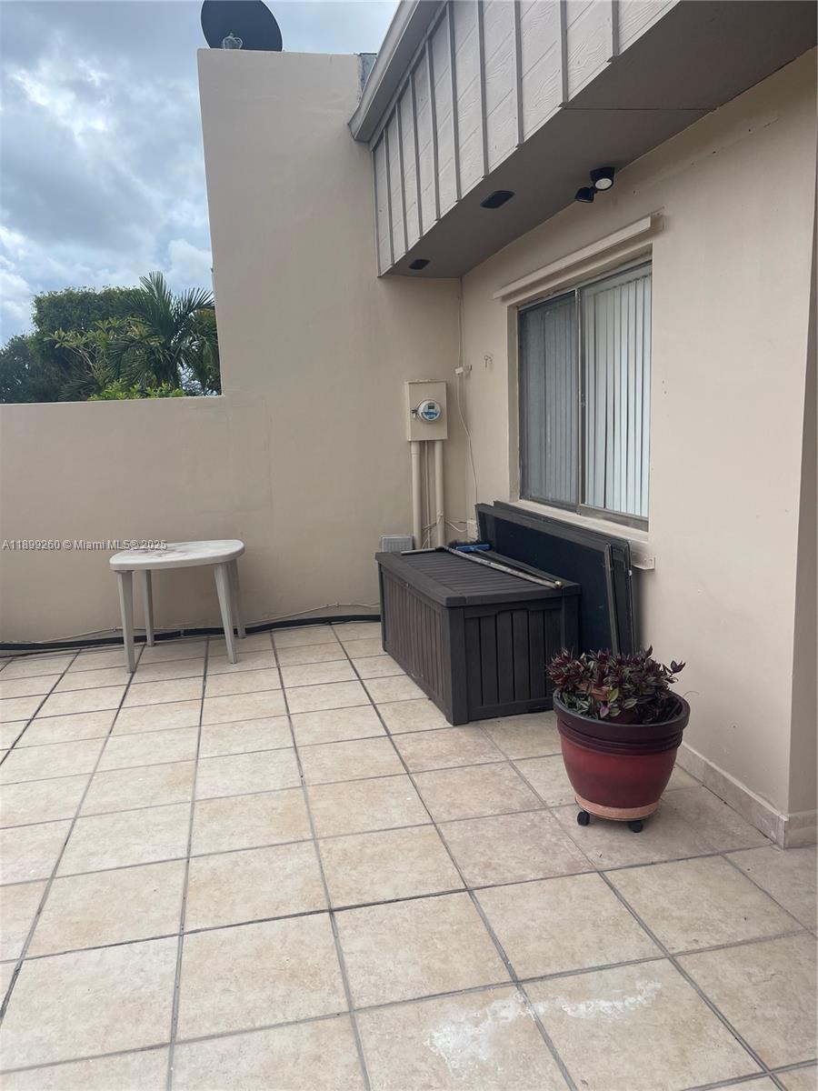 CREEKSIDE VILLAS SEC TWO - Residential Lease