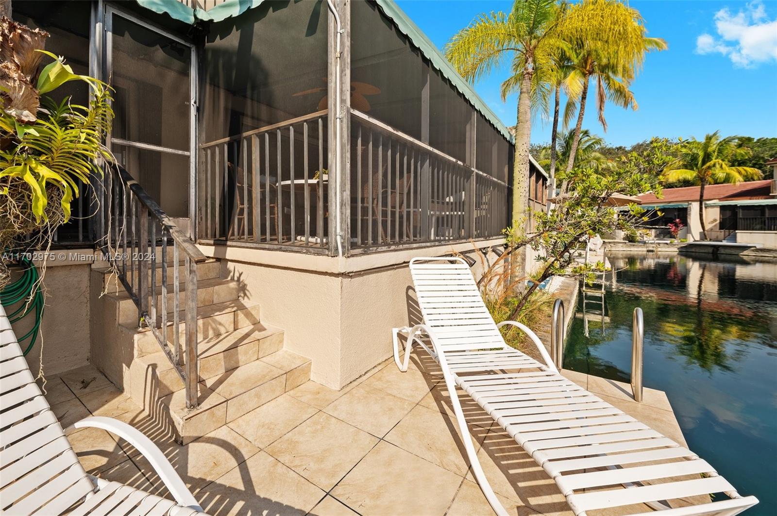 MIAMI LAKES - LAKE SANDRA - Residential