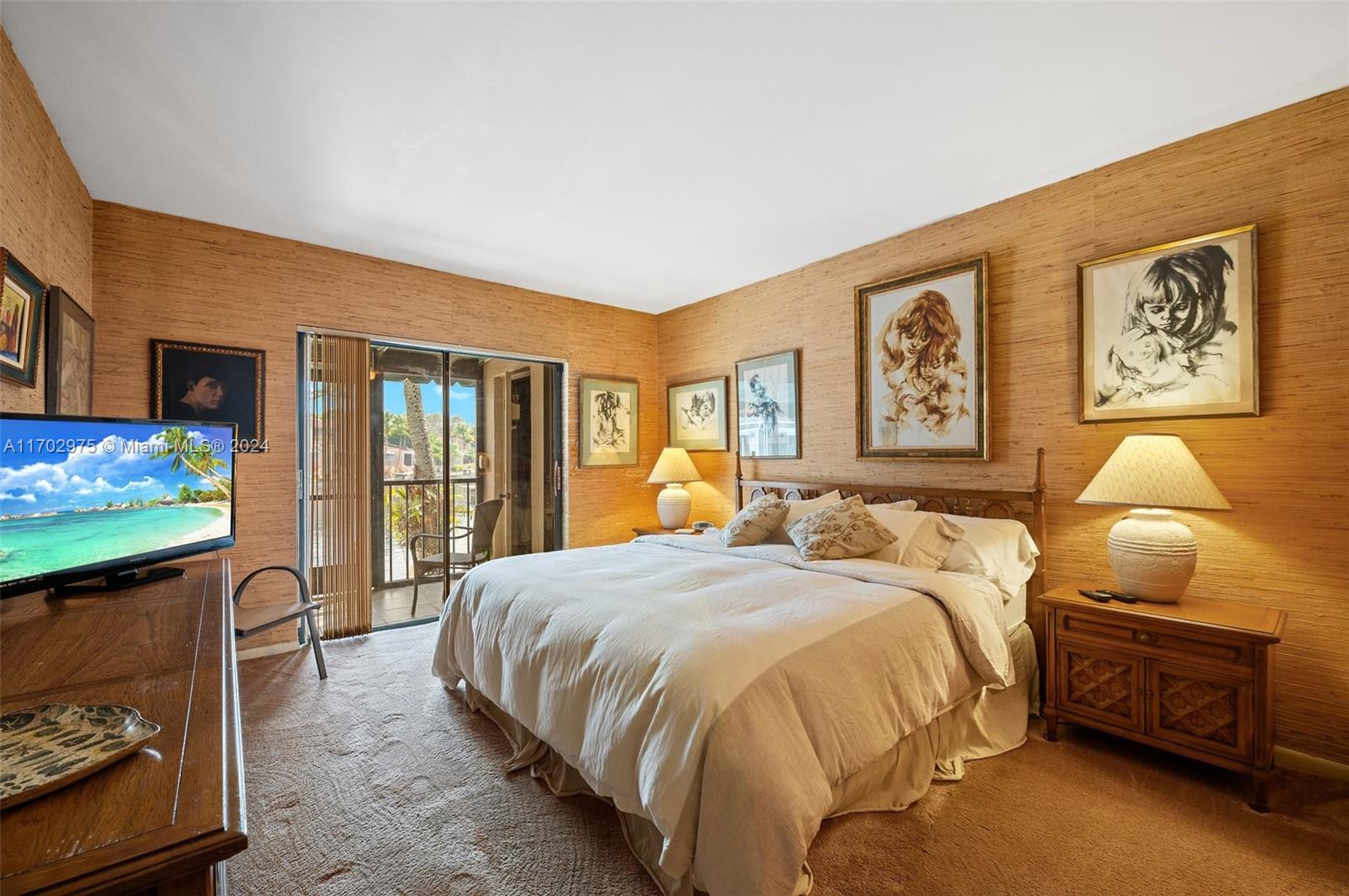 MIAMI LAKES - LAKE SANDRA - Residential