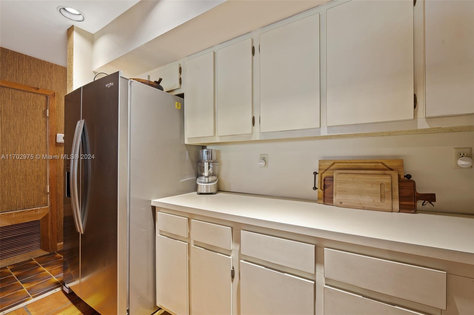 MIAMI LAKES - LAKE SANDRA - Residential