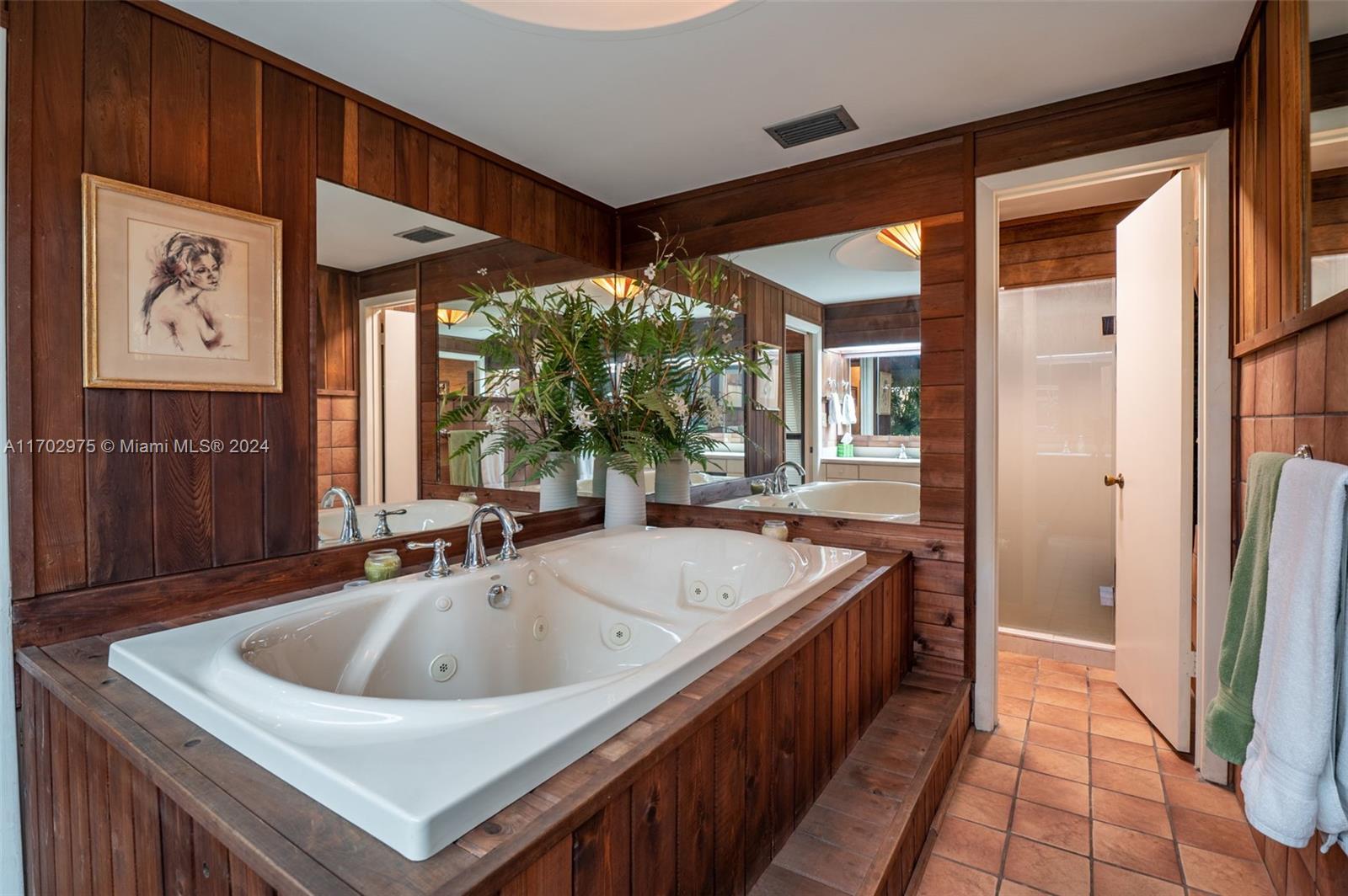 MIAMI LAKES - LAKE SANDRA - Residential