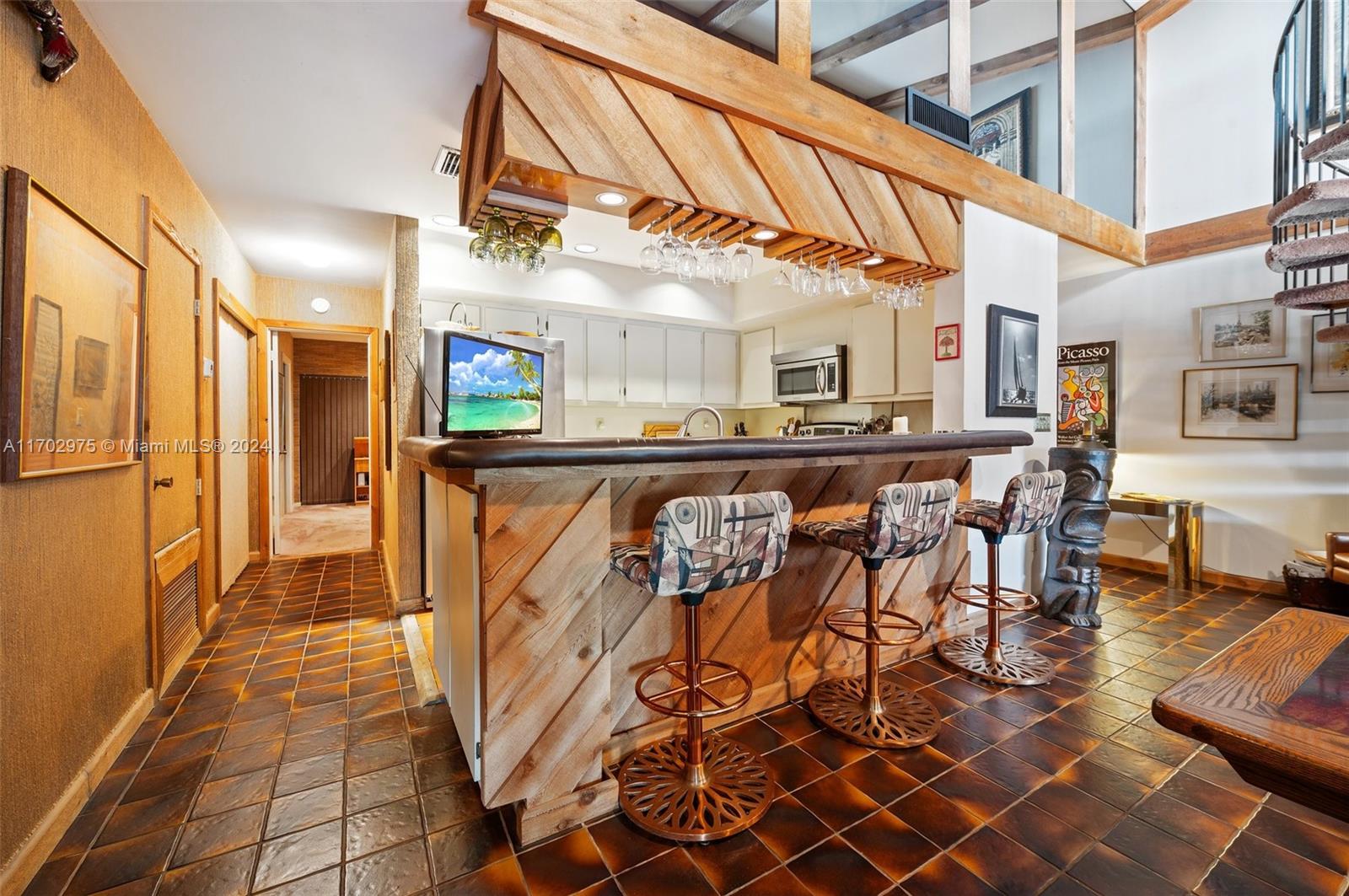 MIAMI LAKES - LAKE SANDRA - Residential