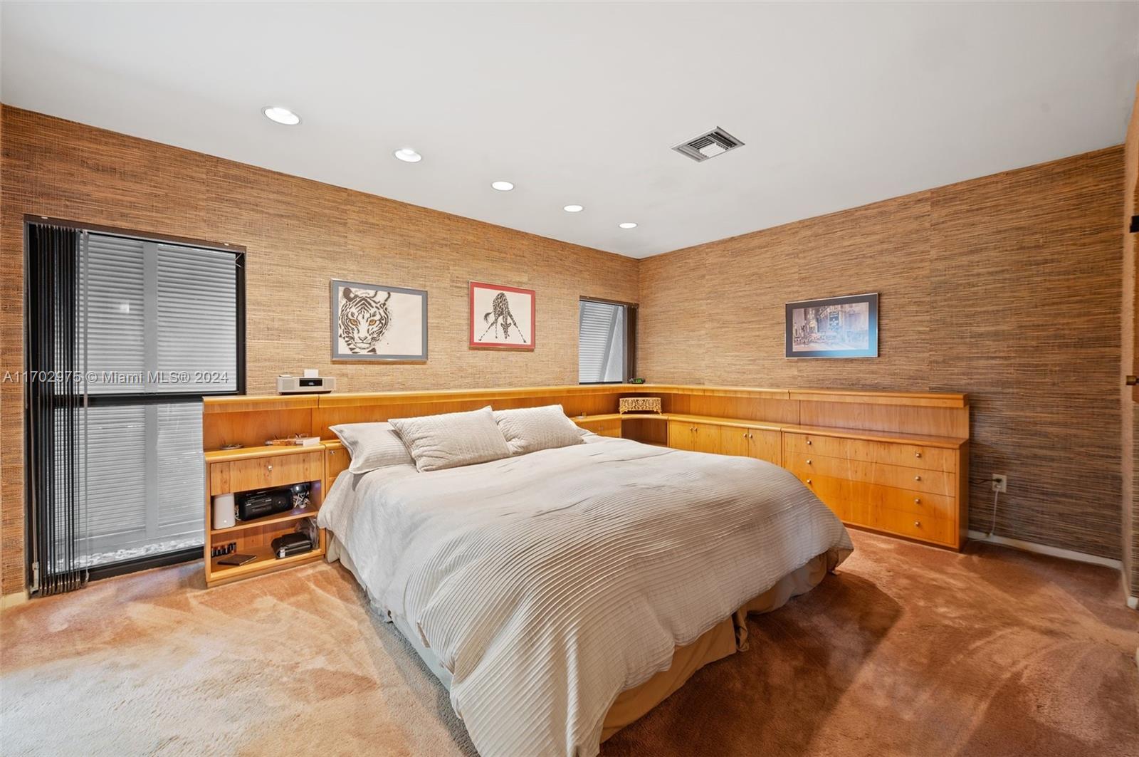 MIAMI LAKES - LAKE SANDRA - Residential