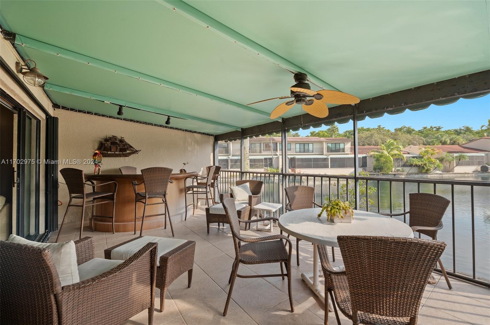 MIAMI LAKES - LAKE SANDRA - Residential