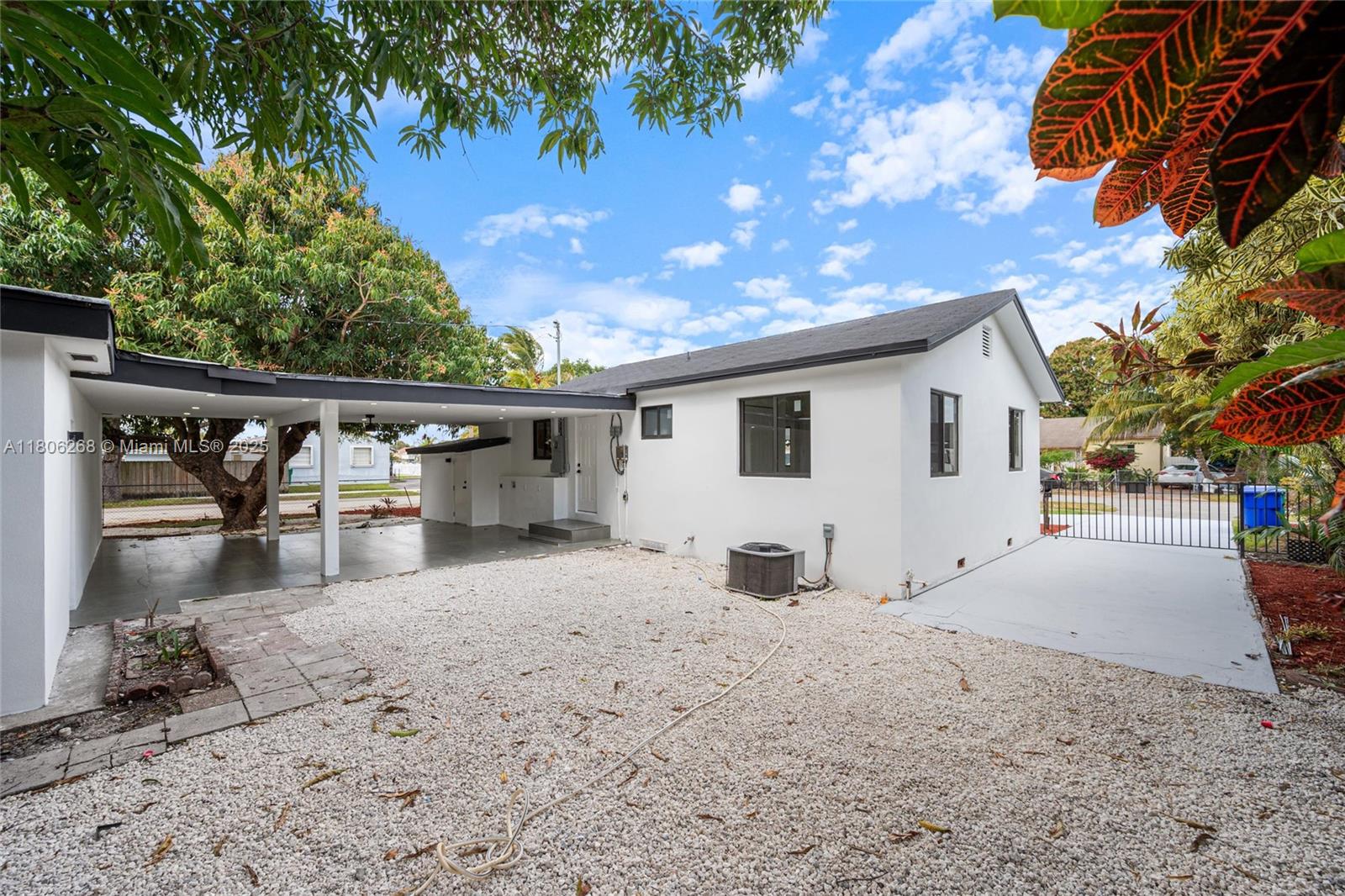 Rental Property at 3574 Nw 12th St Rear, Miami, Broward County, Florida - Bedrooms: 1 
Bathrooms: 1  - $2,100 MO.