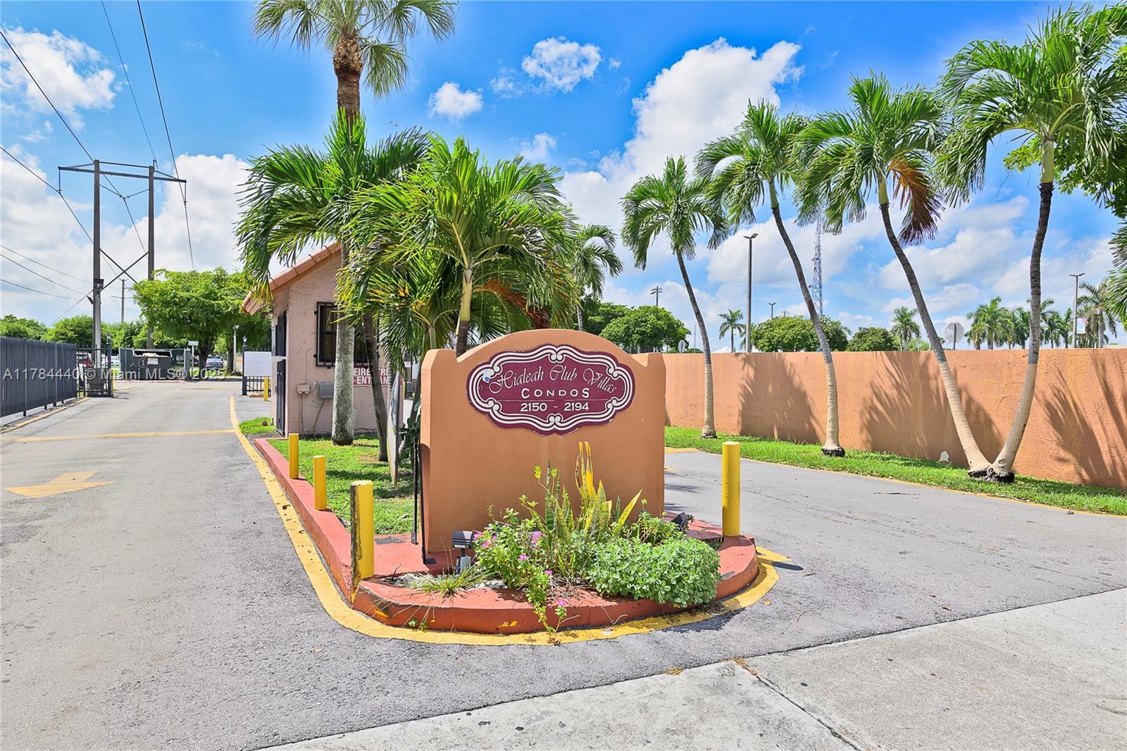 2170 W 60th St 16108, Hialeah, Miami-Dade County, Florida - 1 Bedrooms  
1 Bathrooms - 