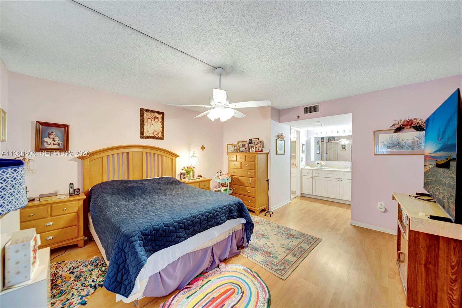 18TH HOLE AT INVERRARY CO - Residential