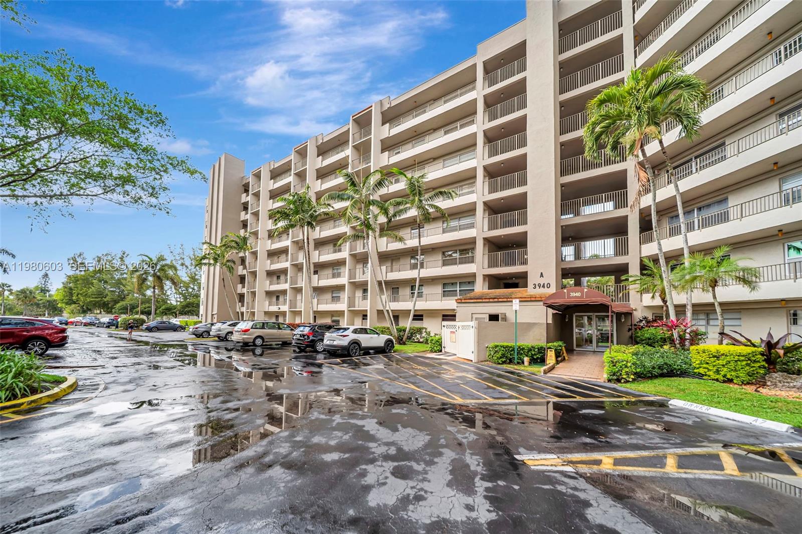 18TH HOLE AT INVERRARY CO - Residential