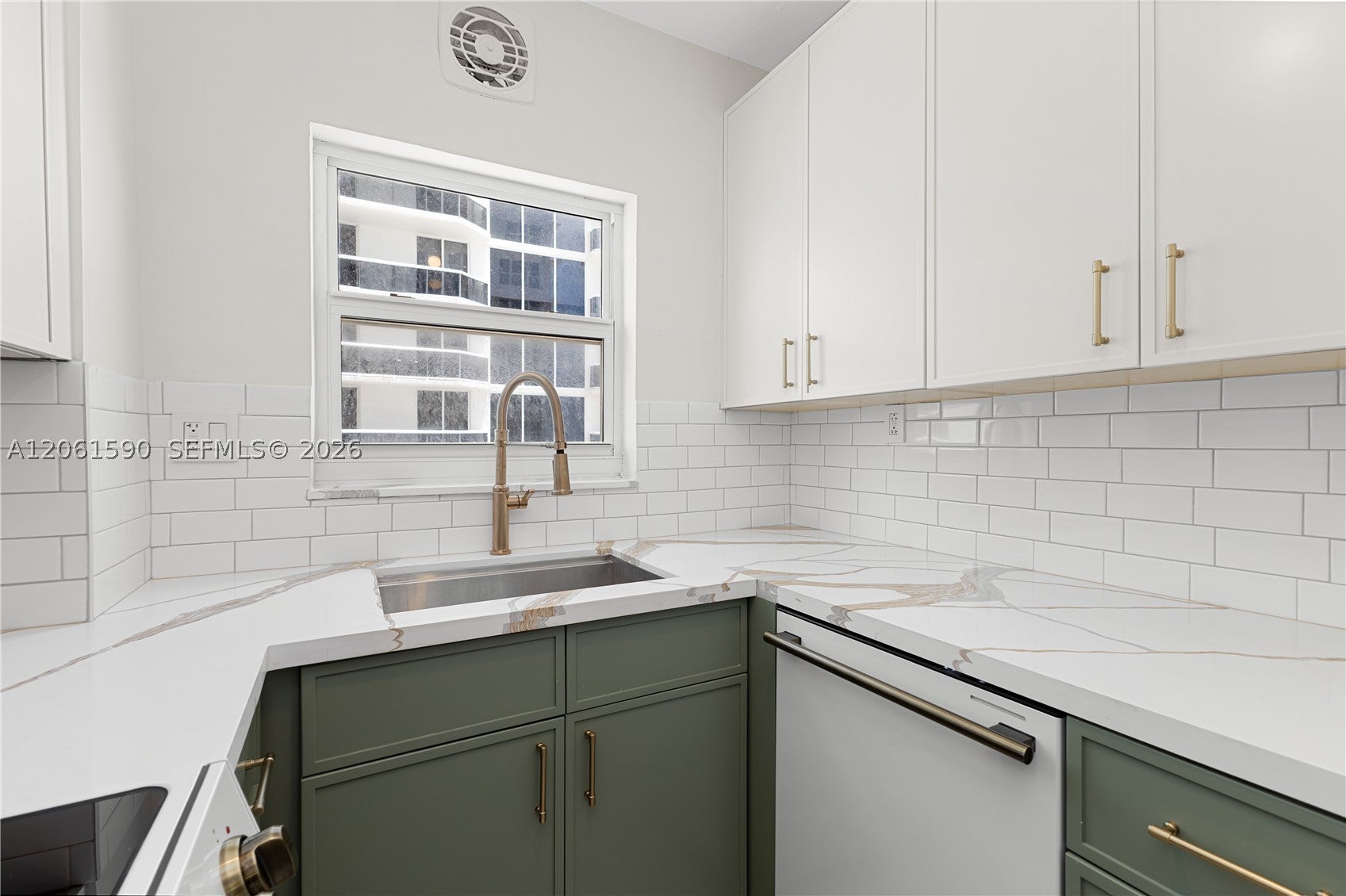 4747 Collins Ave 709