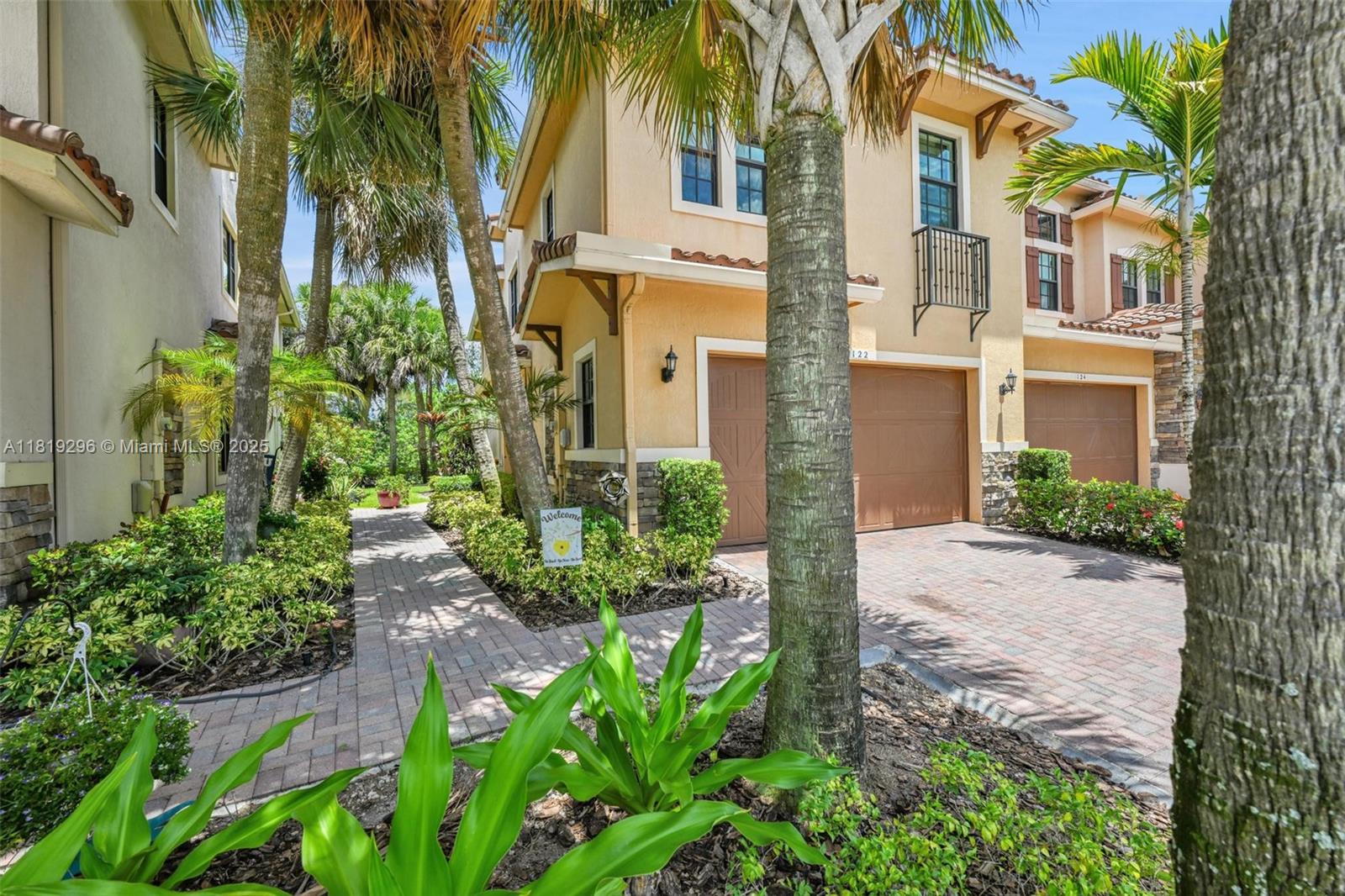 122 SW 127th Ter, Plantation, FL, 33325/$650,000 1 122 SW 127th Ter