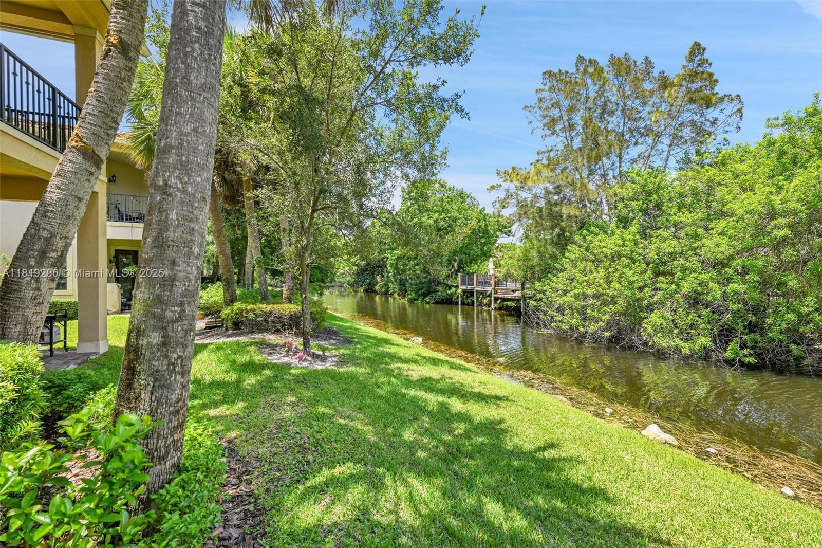 122 SW 127th Ter, Plantation, FL, 33325/$650,000 3 122 SW 127th Ter