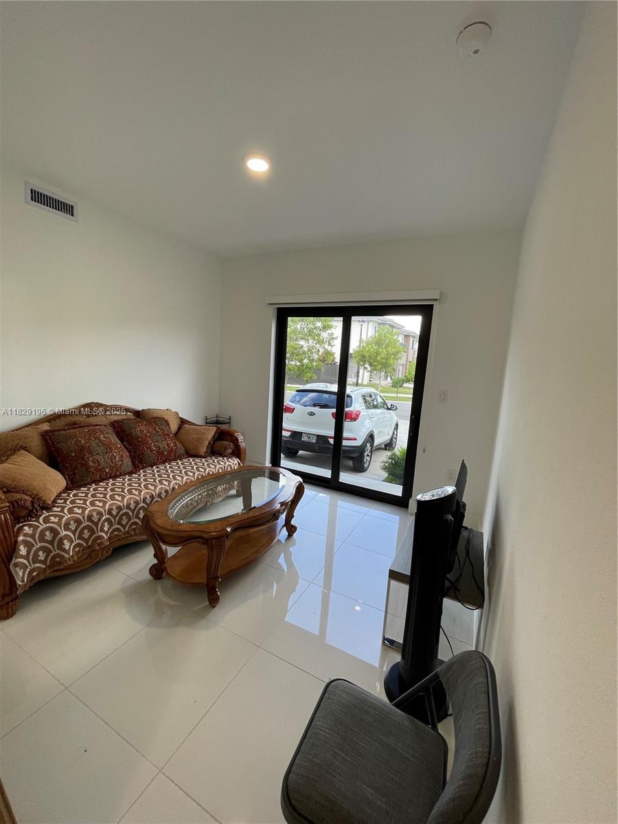 254 NW 11th Ct