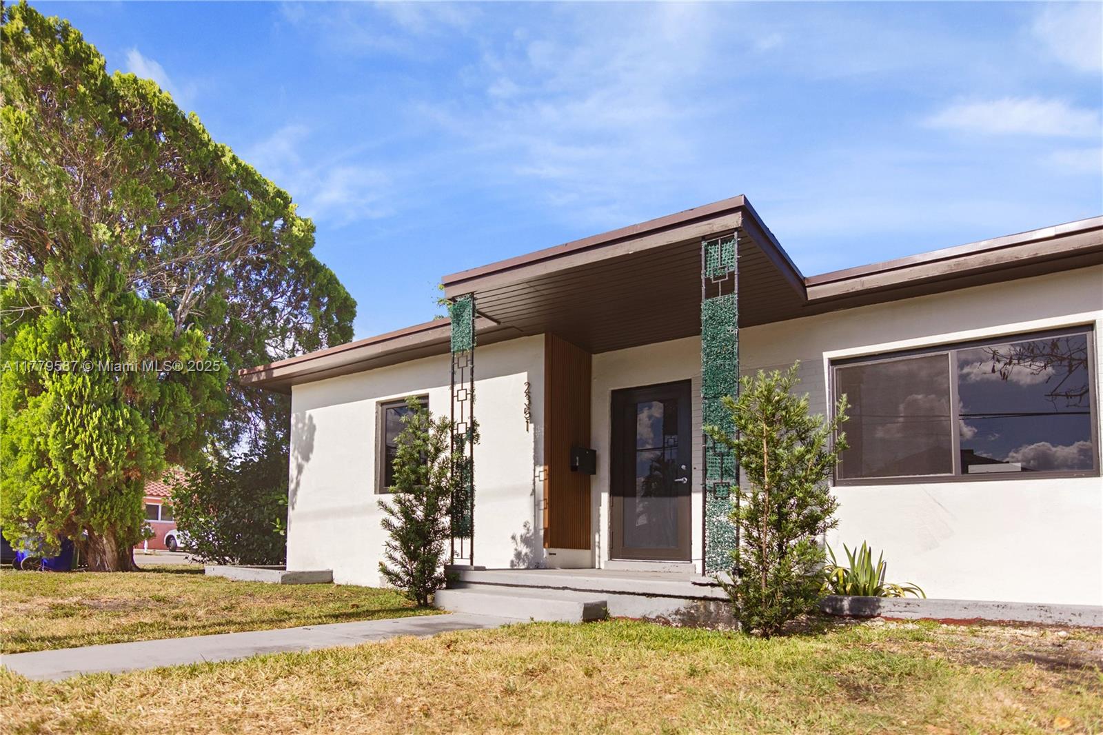 AMND MIAMI SUBURBAN ACRES - Residential Lease