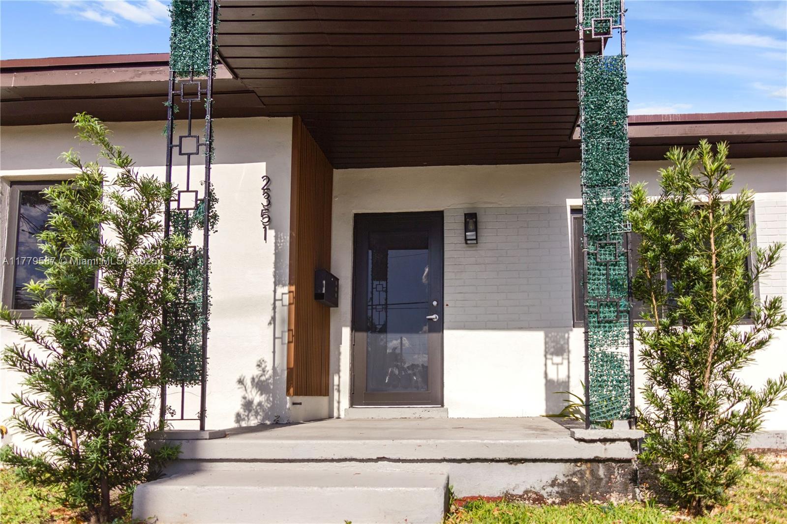 AMND MIAMI SUBURBAN ACRES - Residential Lease