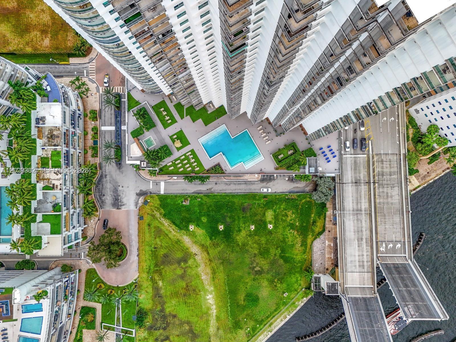 WIND CONDO - Residential