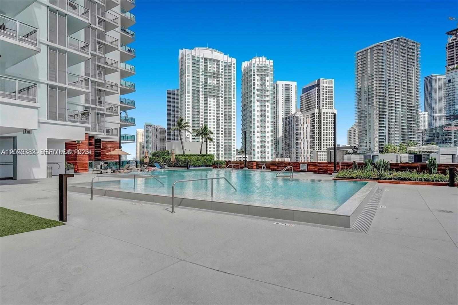 WIND CONDO - Residential