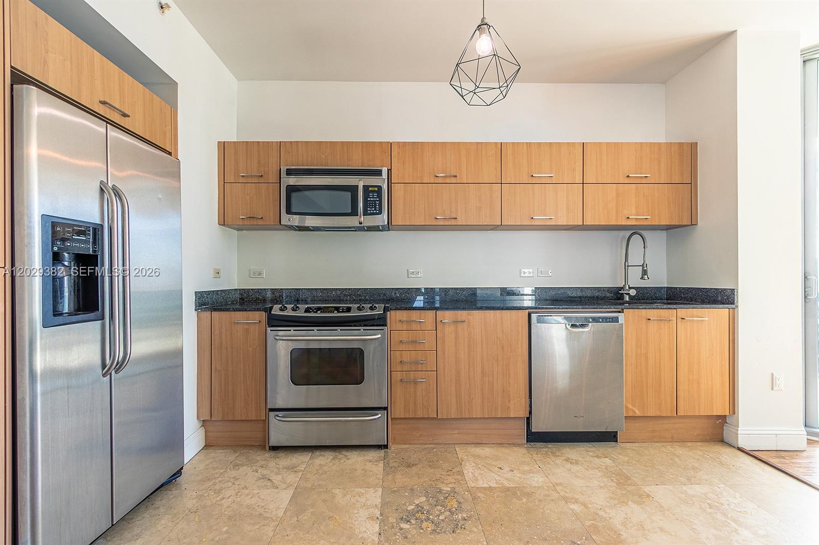 WIND CONDO - Residential