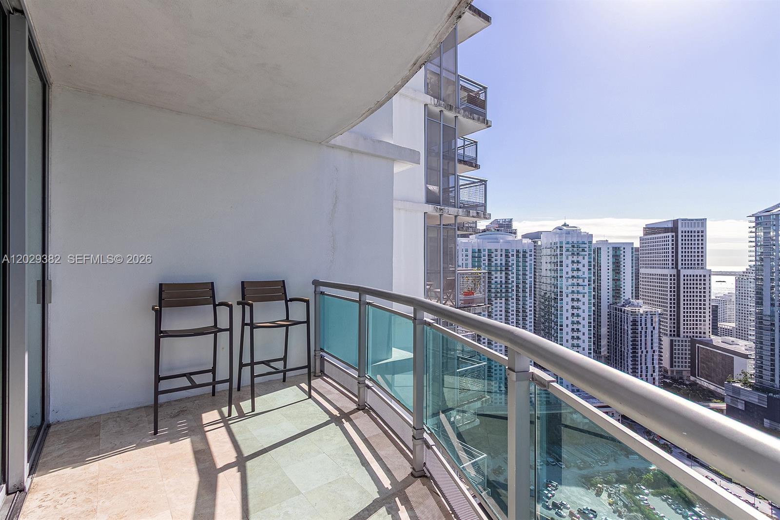 WIND CONDO - Residential