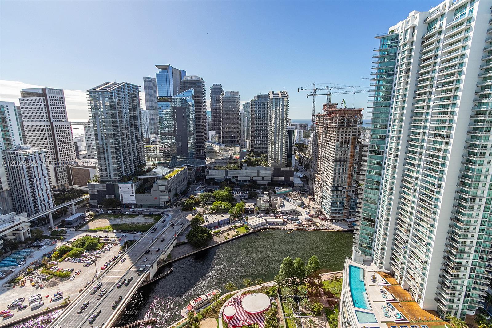 WIND CONDO - Residential