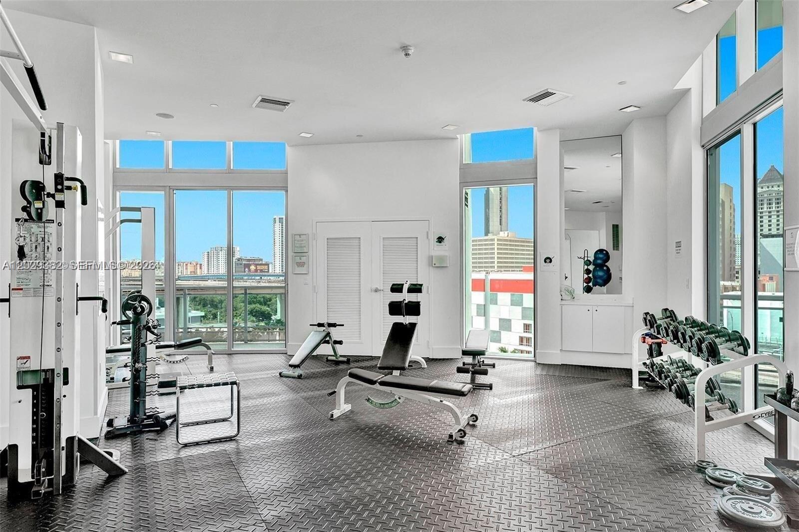 WIND CONDO - Residential