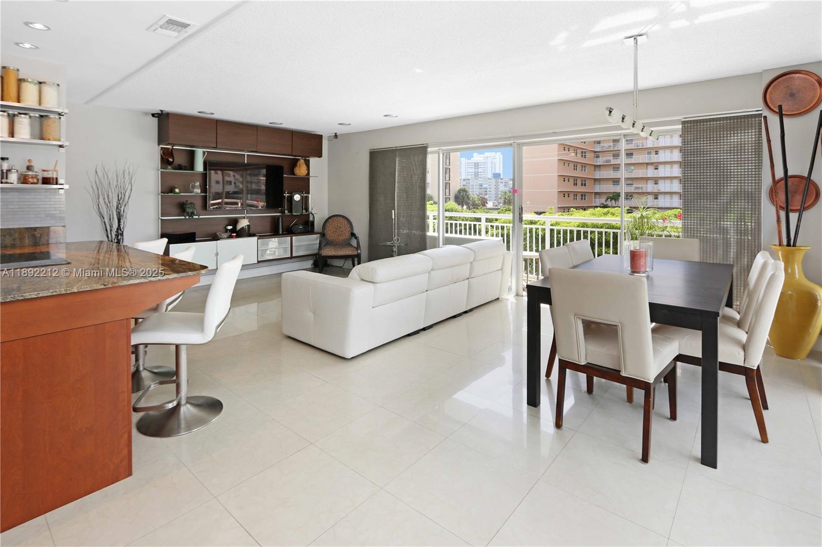 GOLDEN ISLES TOWERS CONDO - Residential