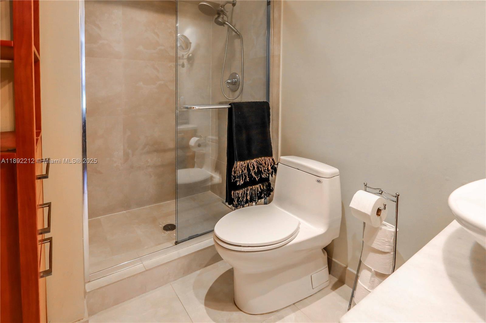 GOLDEN ISLES TOWERS CONDO - Residential
