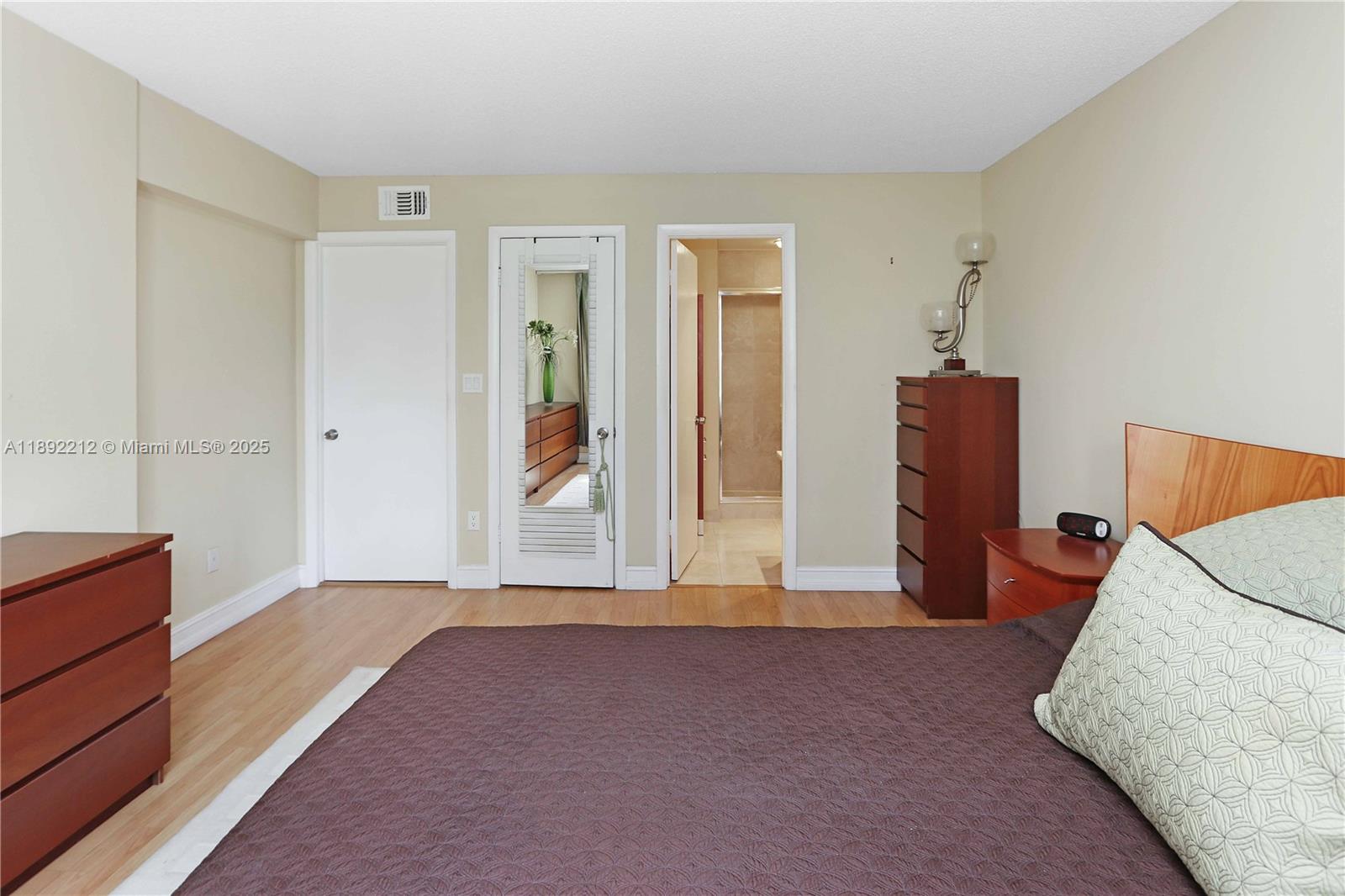 GOLDEN ISLES TOWERS CONDO - Residential