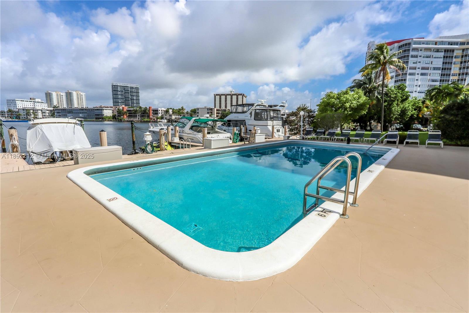 GOLDEN ISLES TOWERS CONDO - Residential