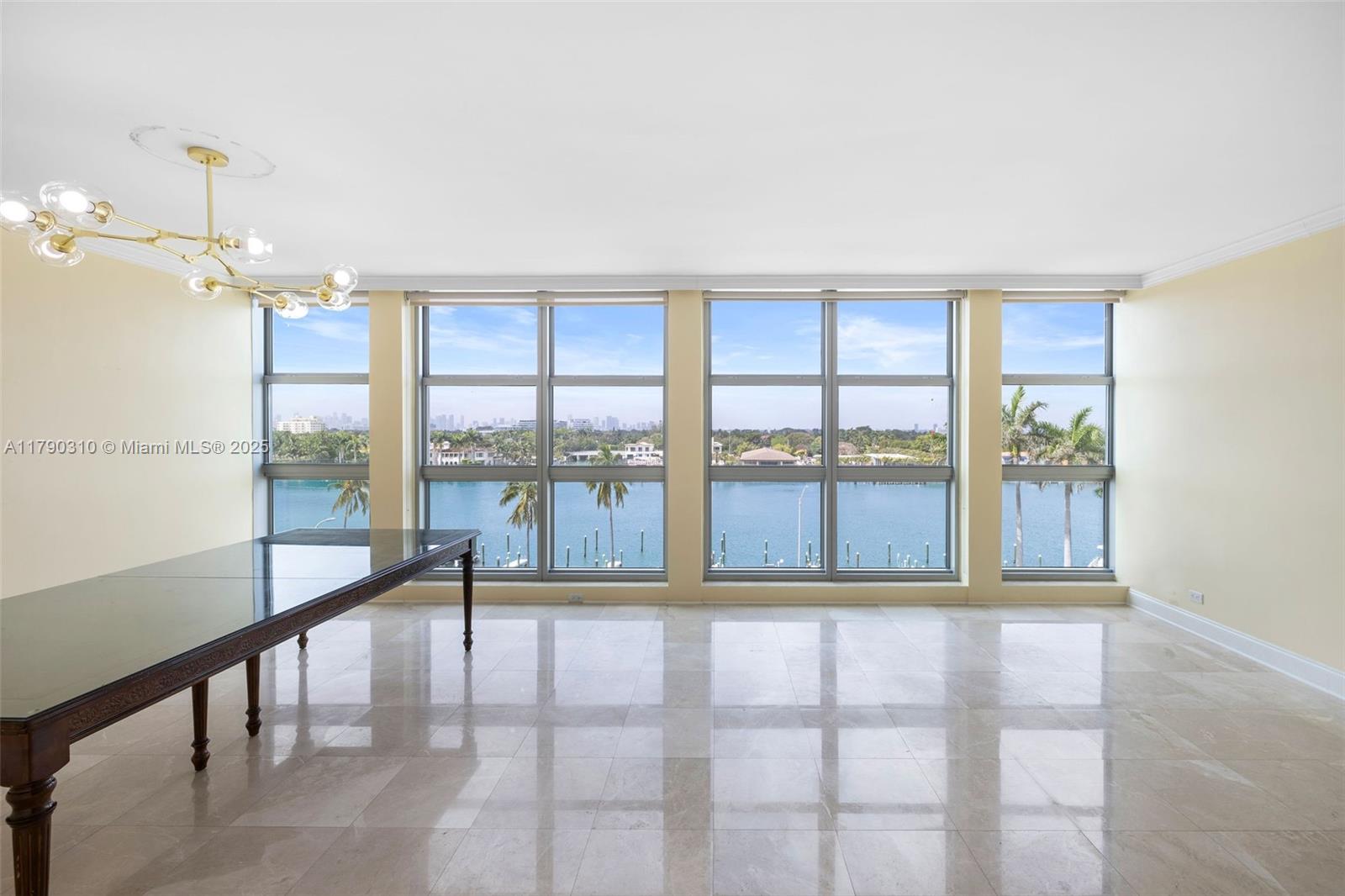 5055 Collins Ave 6M