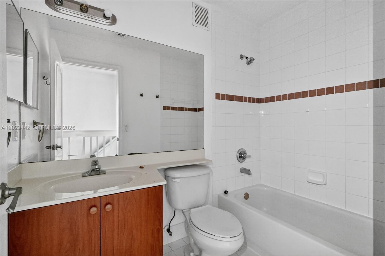 MELROSE POINT CONDO - Residential