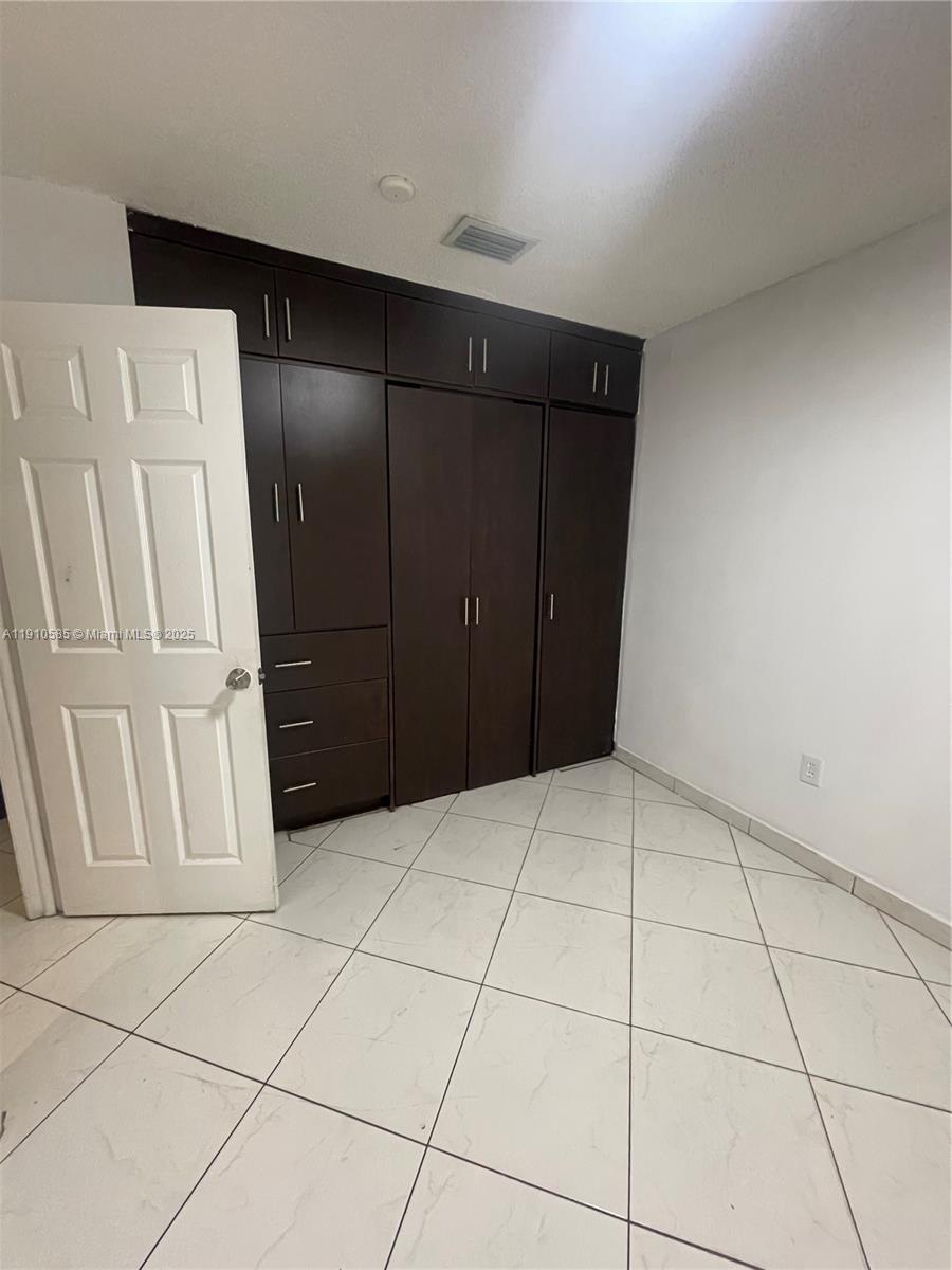 LOS PALACIOS II CONDO - Residential Lease