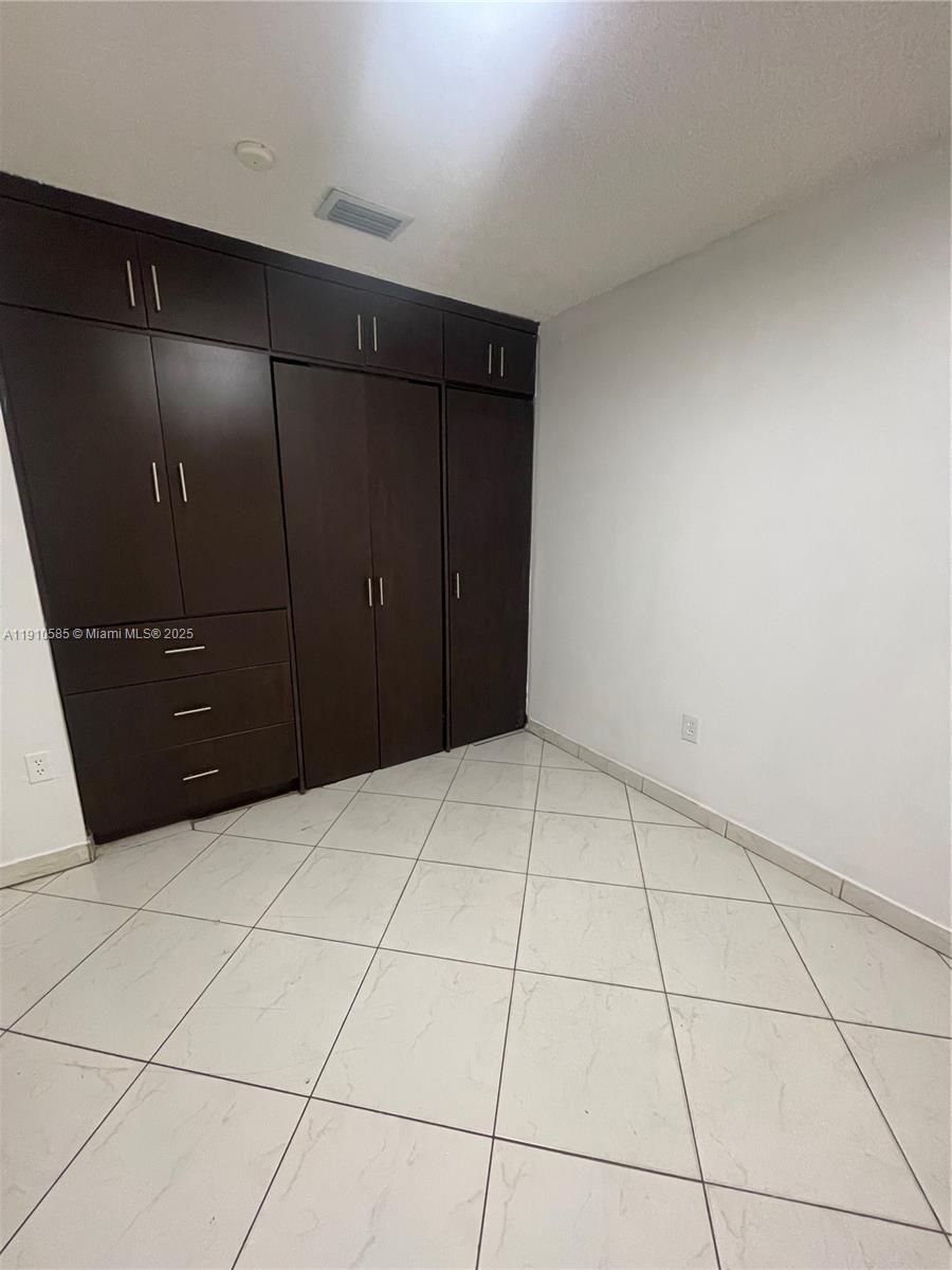 LOS PALACIOS II CONDO - Residential Lease