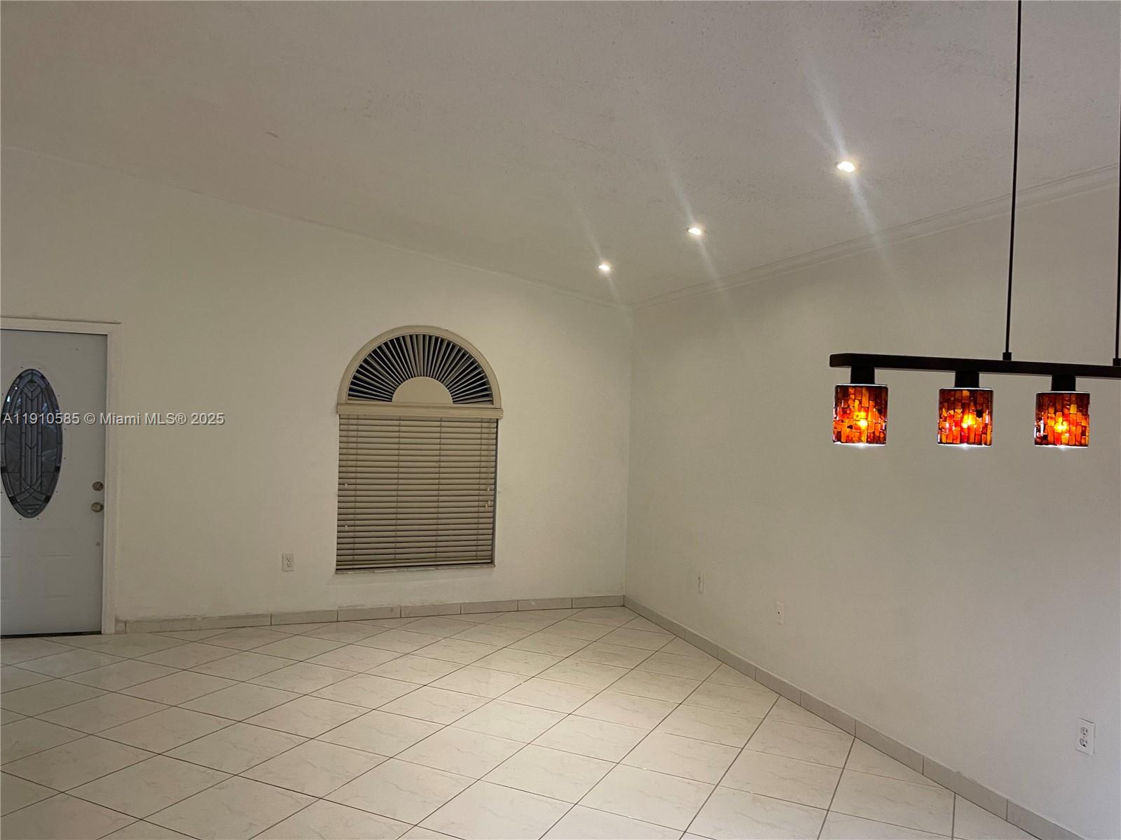 LOS PALACIOS II CONDO - Residential Lease