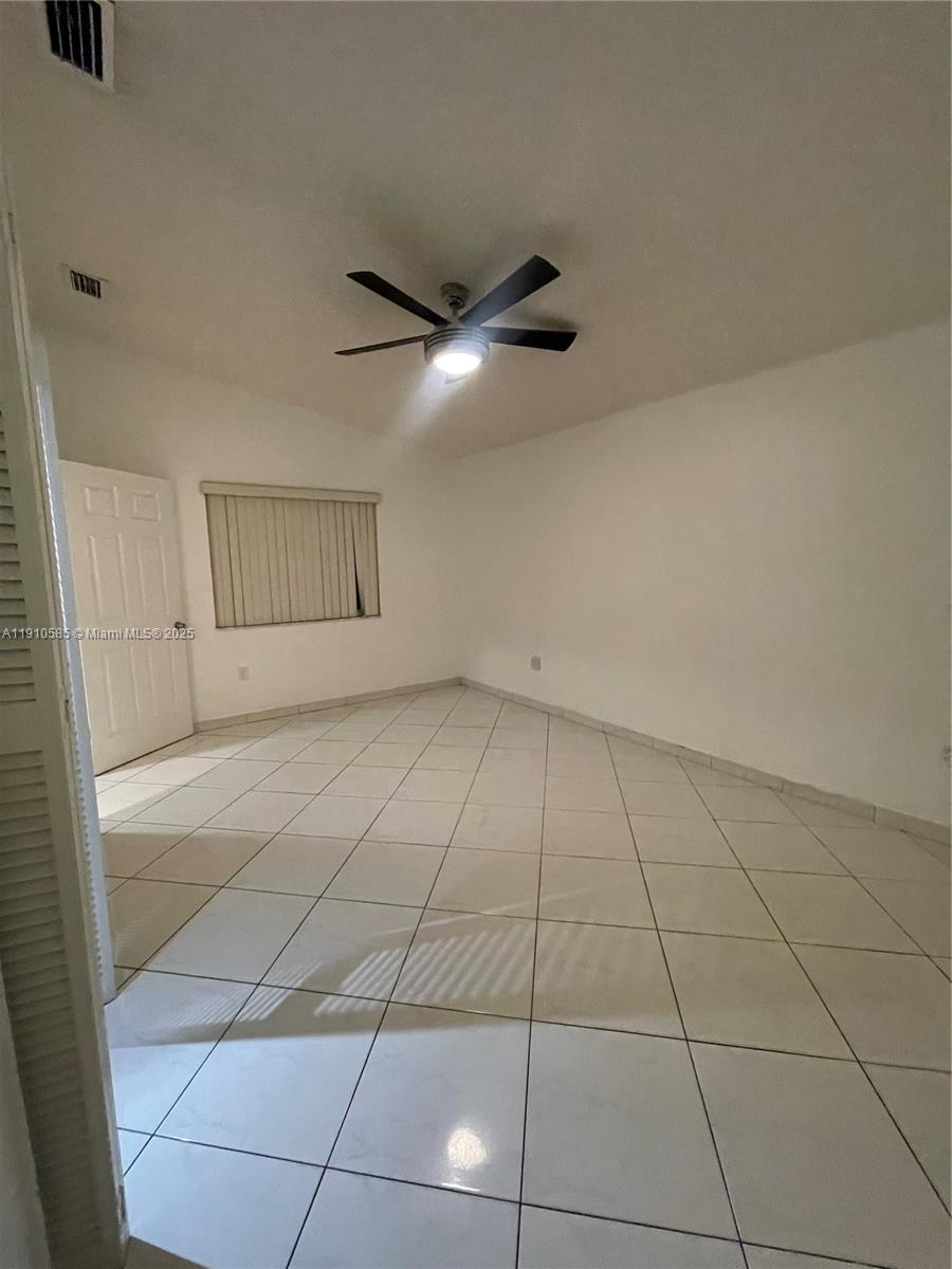 LOS PALACIOS II CONDO - Residential Lease