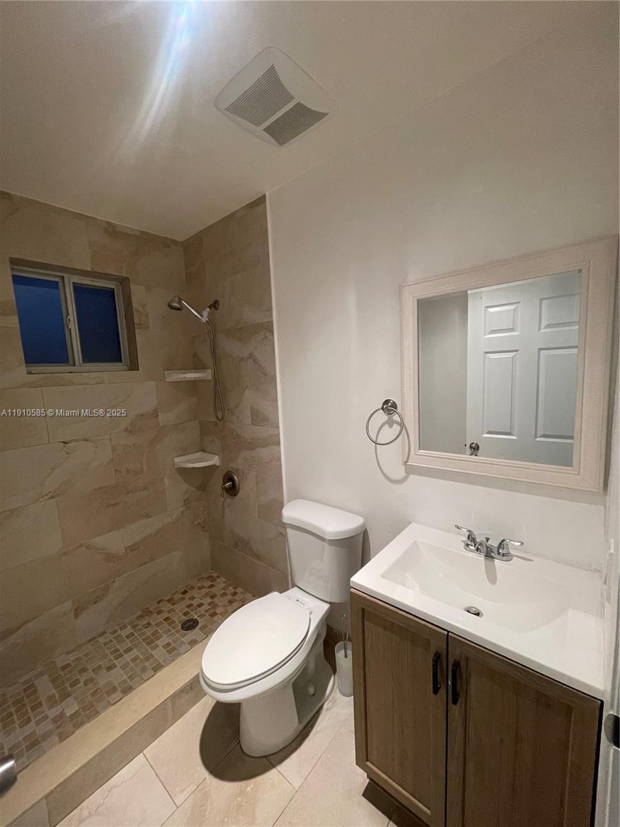 LOS PALACIOS II CONDO - Residential Lease